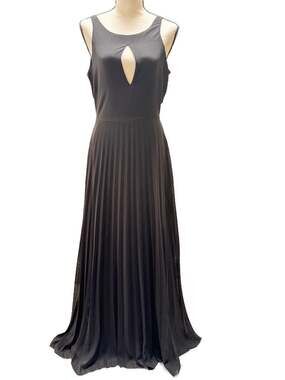 Lumière Black Pleated Maxi Dress with Keyhole Cutout and V-Back Size S